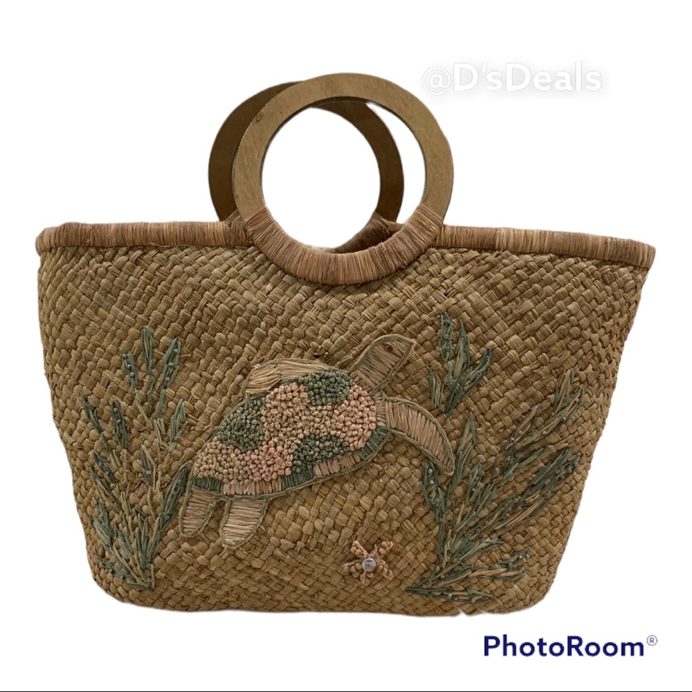 Vintage Capelli Straworld Sea Turtle Woven Straw Bag Wooden Handle Tote Tan